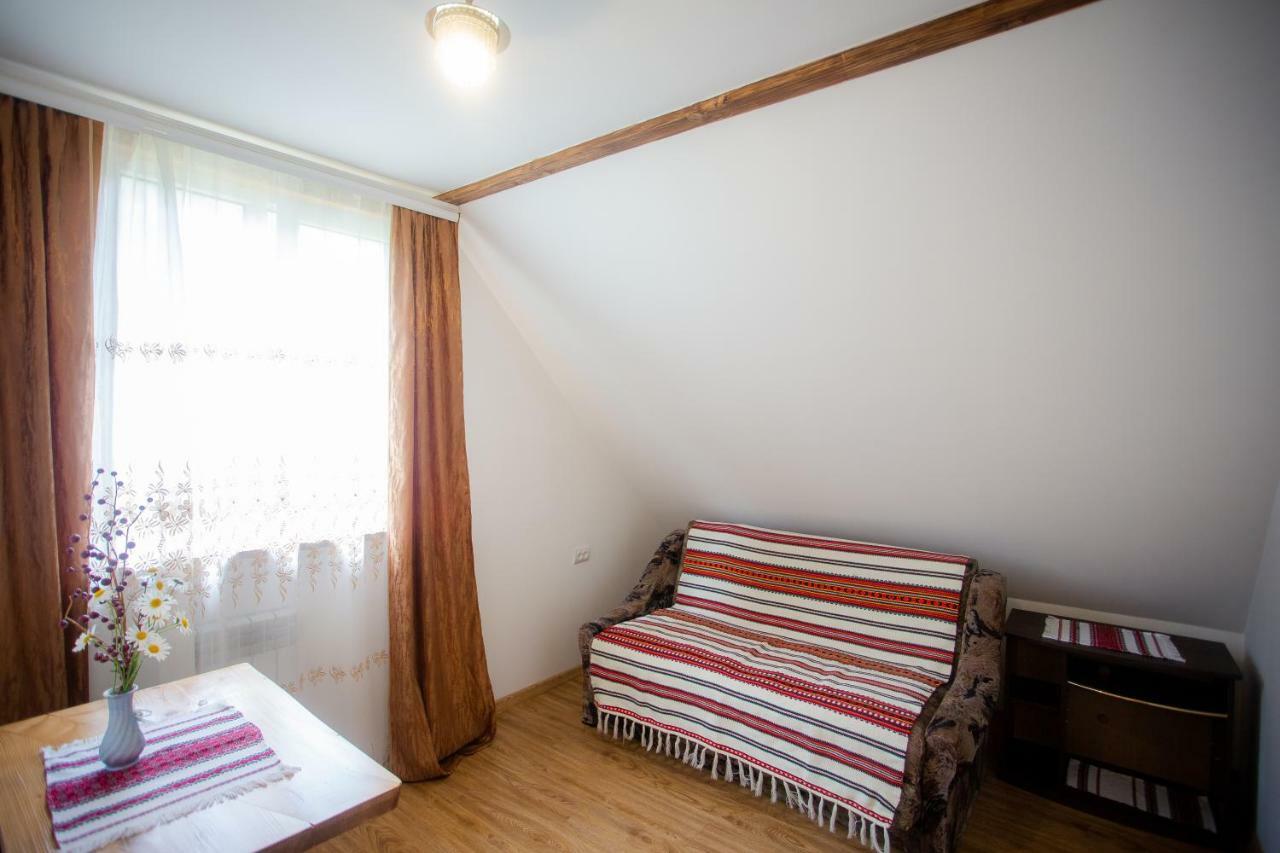 Сервус Guest Hotel Iaremcea Exterior foto