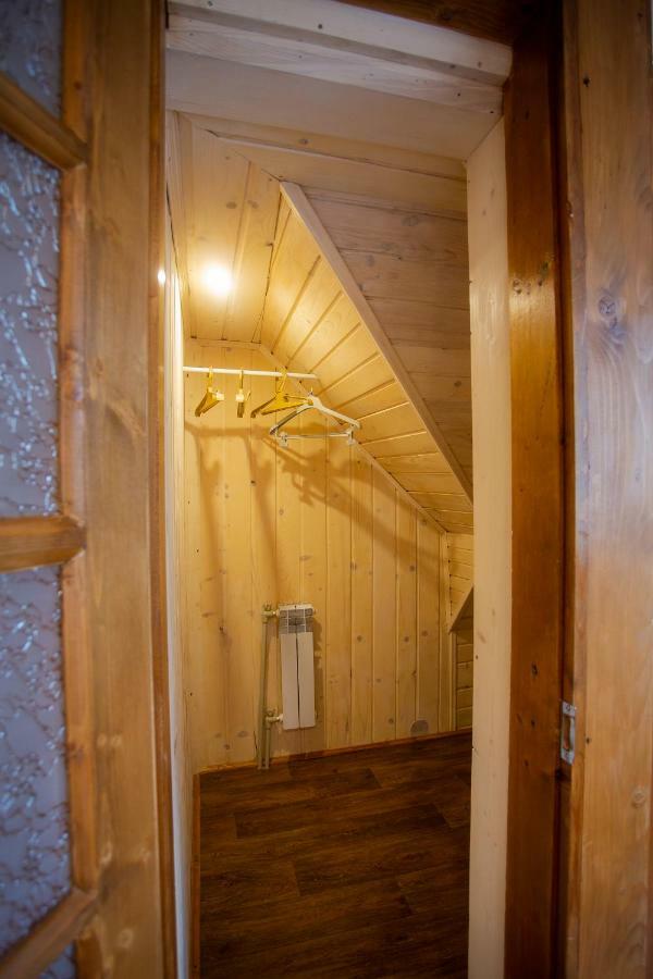 Сервус Guest Hotel Iaremcea Exterior foto